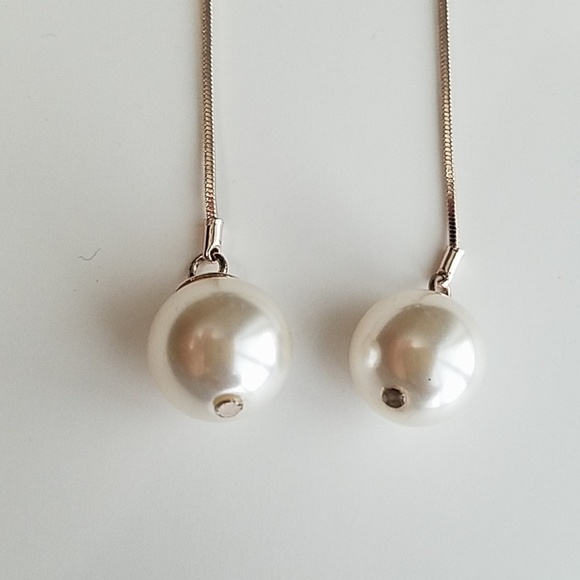 Guess Earrings - Picture 3 of 3